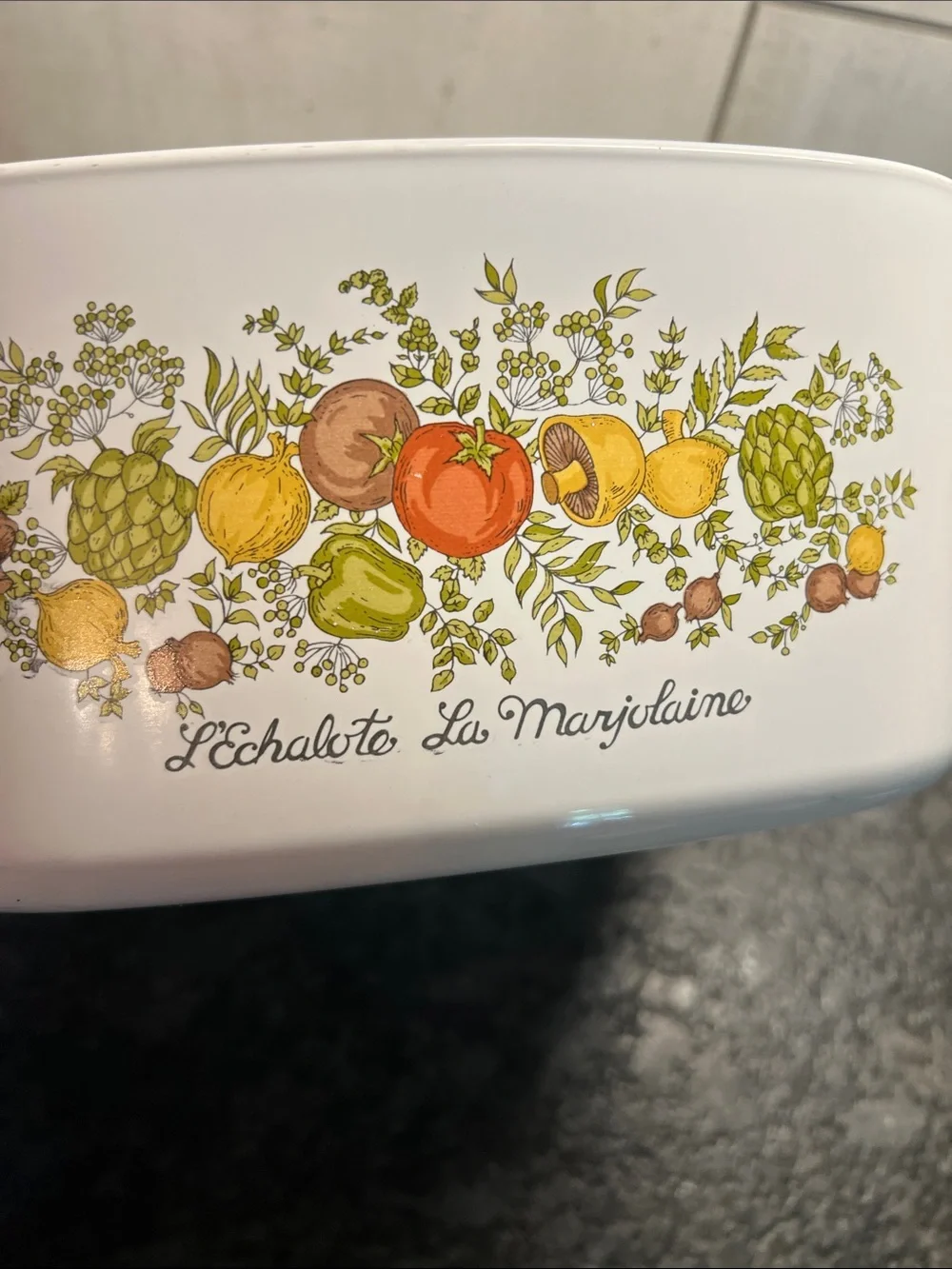 Corningware Spice of Life Covered Casserole Dish. 5 ltr.  Baking, serving
